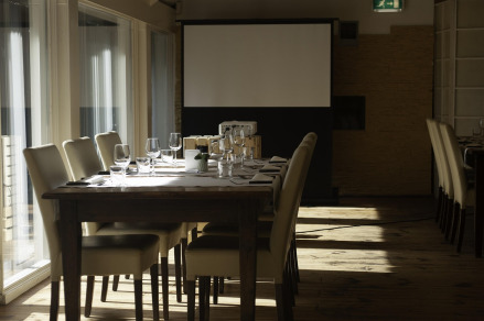 boardroom founder meeting